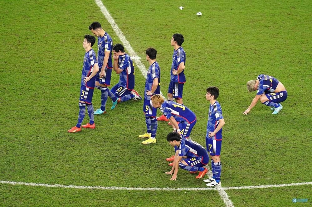 全场结束，勒沃库森1-1斯图加特。